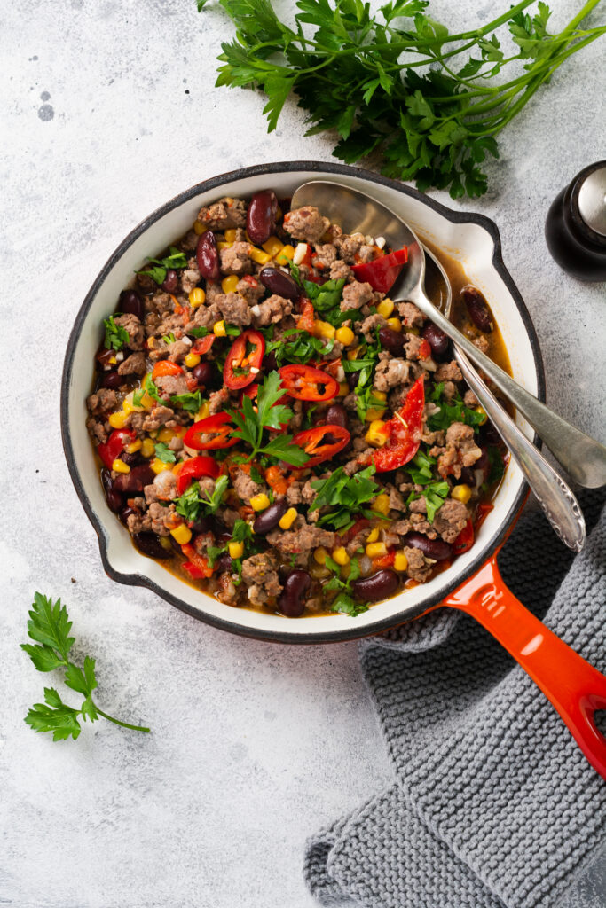 So möchten wir mit diesen Rezepten einige zünftige Eintopfgerichte von unserer Oma an dich weitergeben.